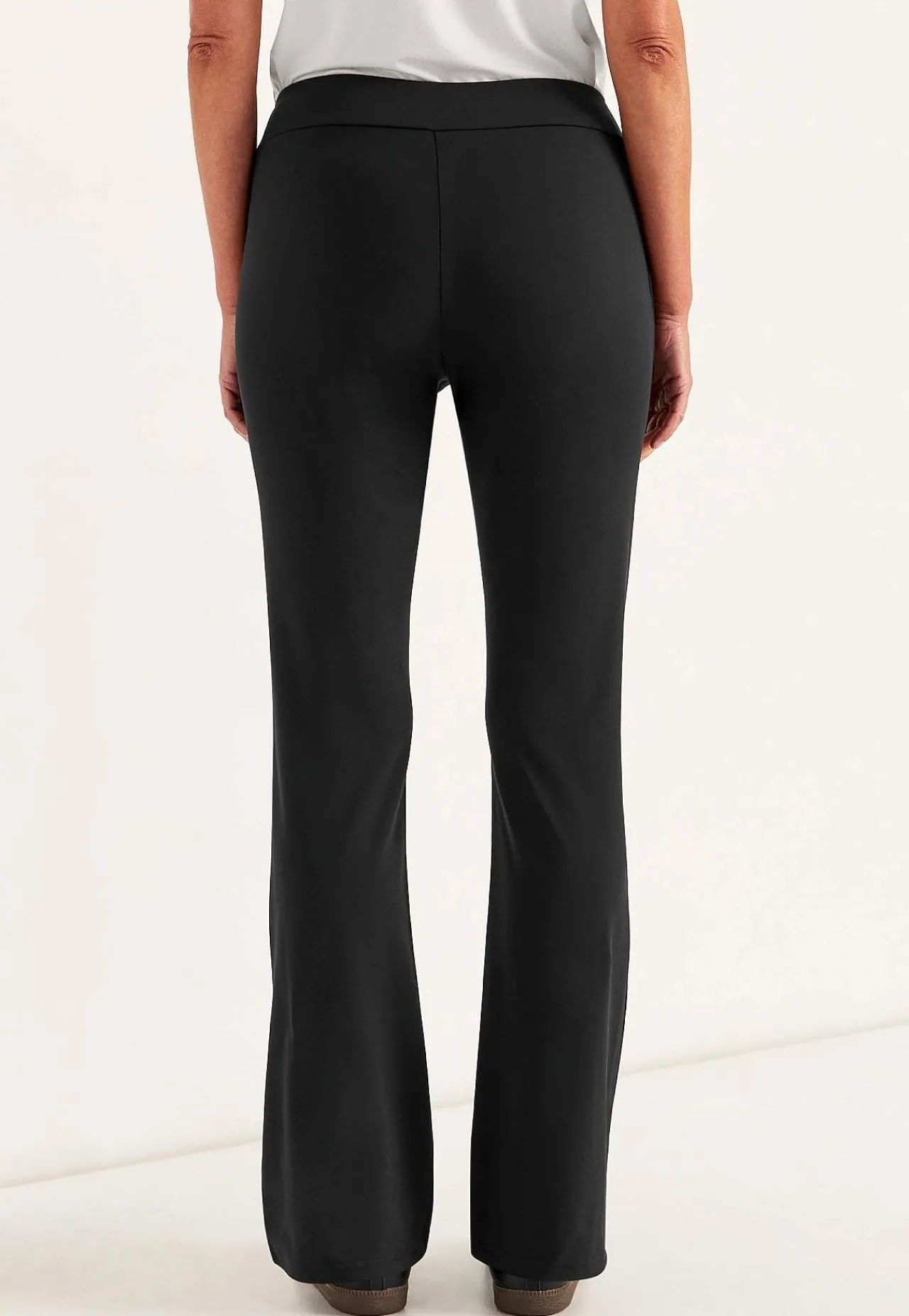 Loungebukser|Trikobukser-Cellbes of Sweden Alsidige jerseybukser med en bootcut Daria Sort