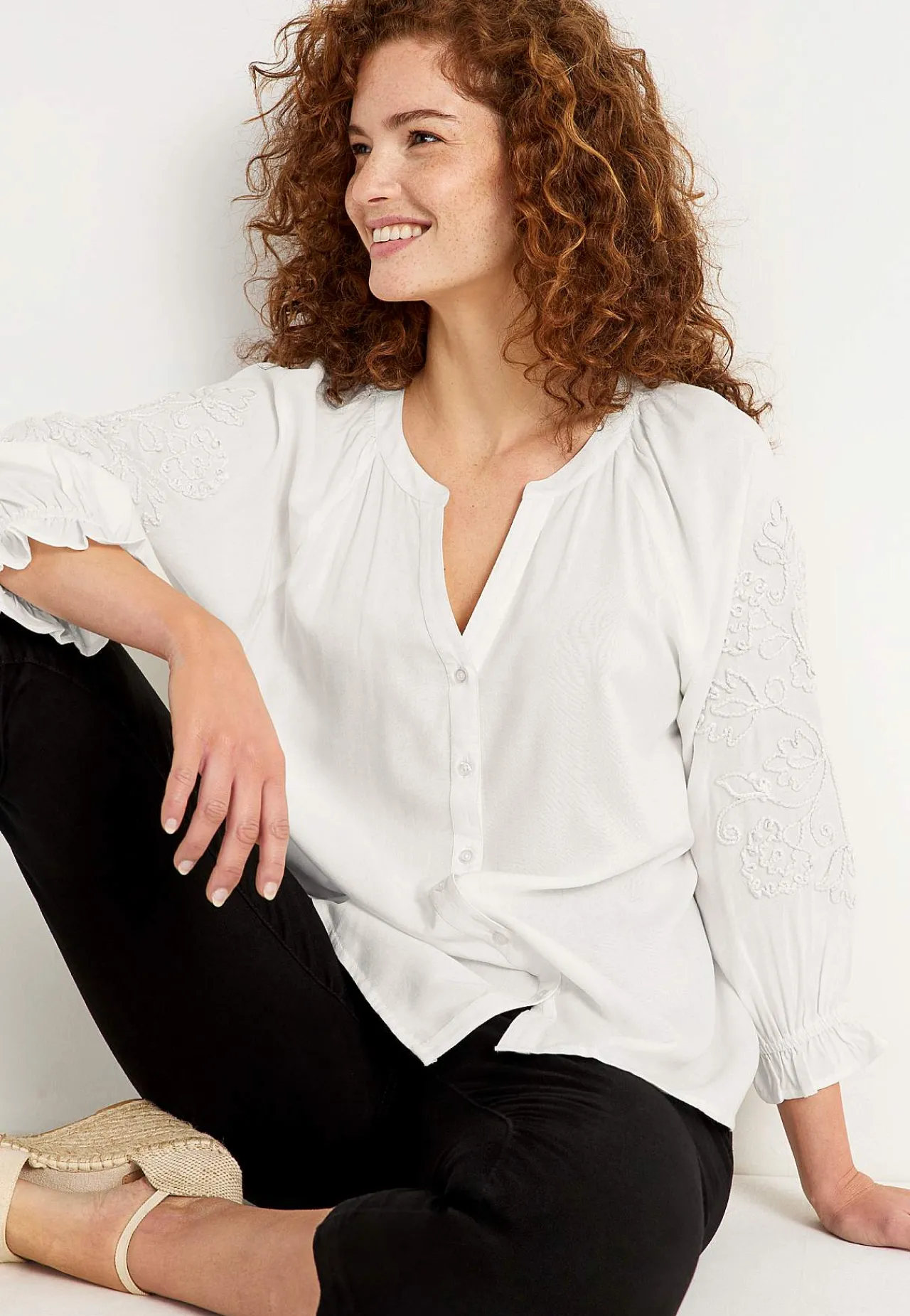 Bluser|Bluser Med Pufærmer-Cellbes of Sweden Bluse med broderi Hvid