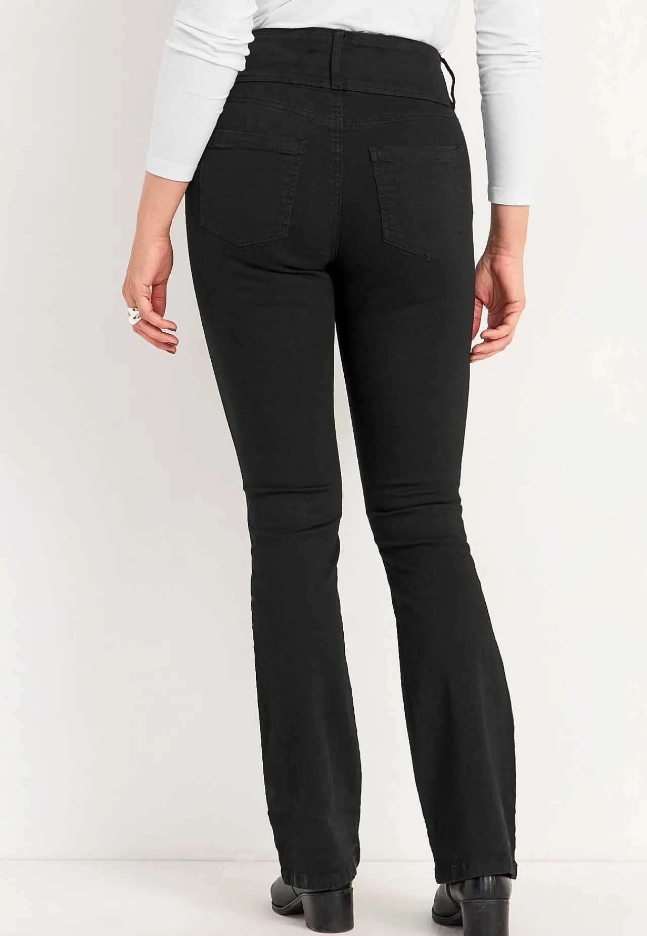 Høj Talje|Flere Længder- Bootcut jeans med høj talje Jennifer Sort / Denim