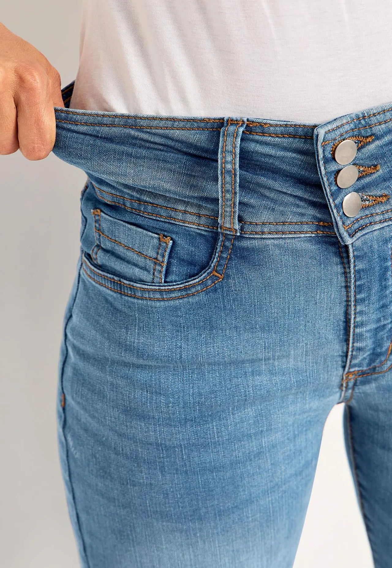 Høj Talje|Flere Længder-Cellbes of Sweden Bootcut jeans med høj talje Jennifer Lyseblå / Denim