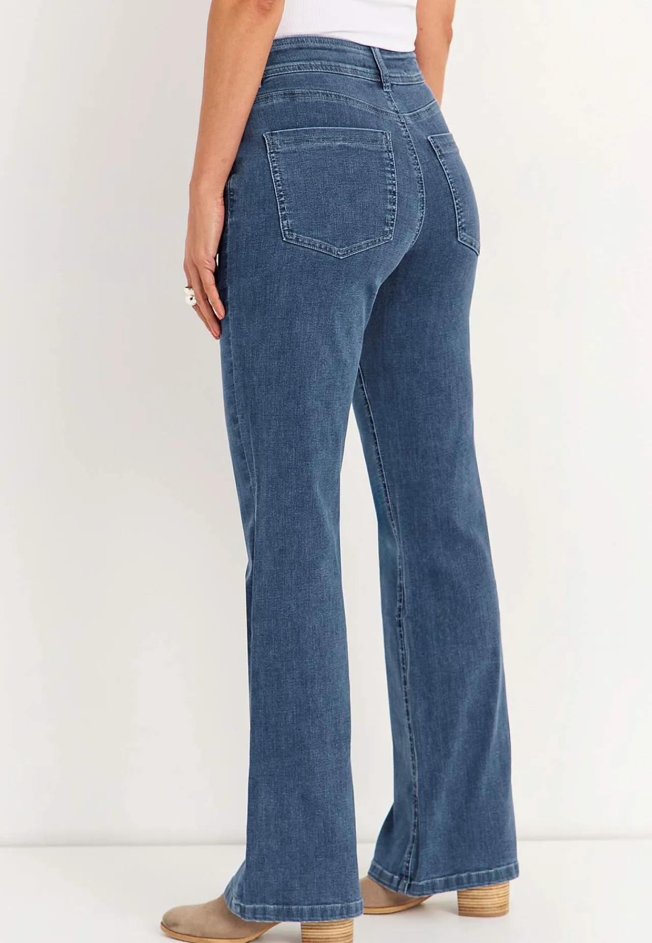 Flere Længder|Bootcut-Cellbes of Sweden Bootcut jeans med superstræk Sara Mellemblå Denim