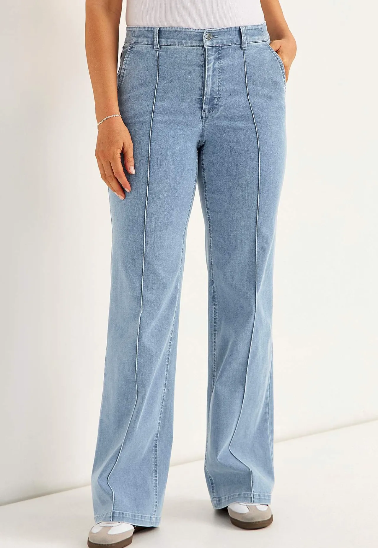 Straight Fit|Stretch Jeans-Cellbes of Sweden Brede jeans med syede pressefolder Mia Lyseblå denim