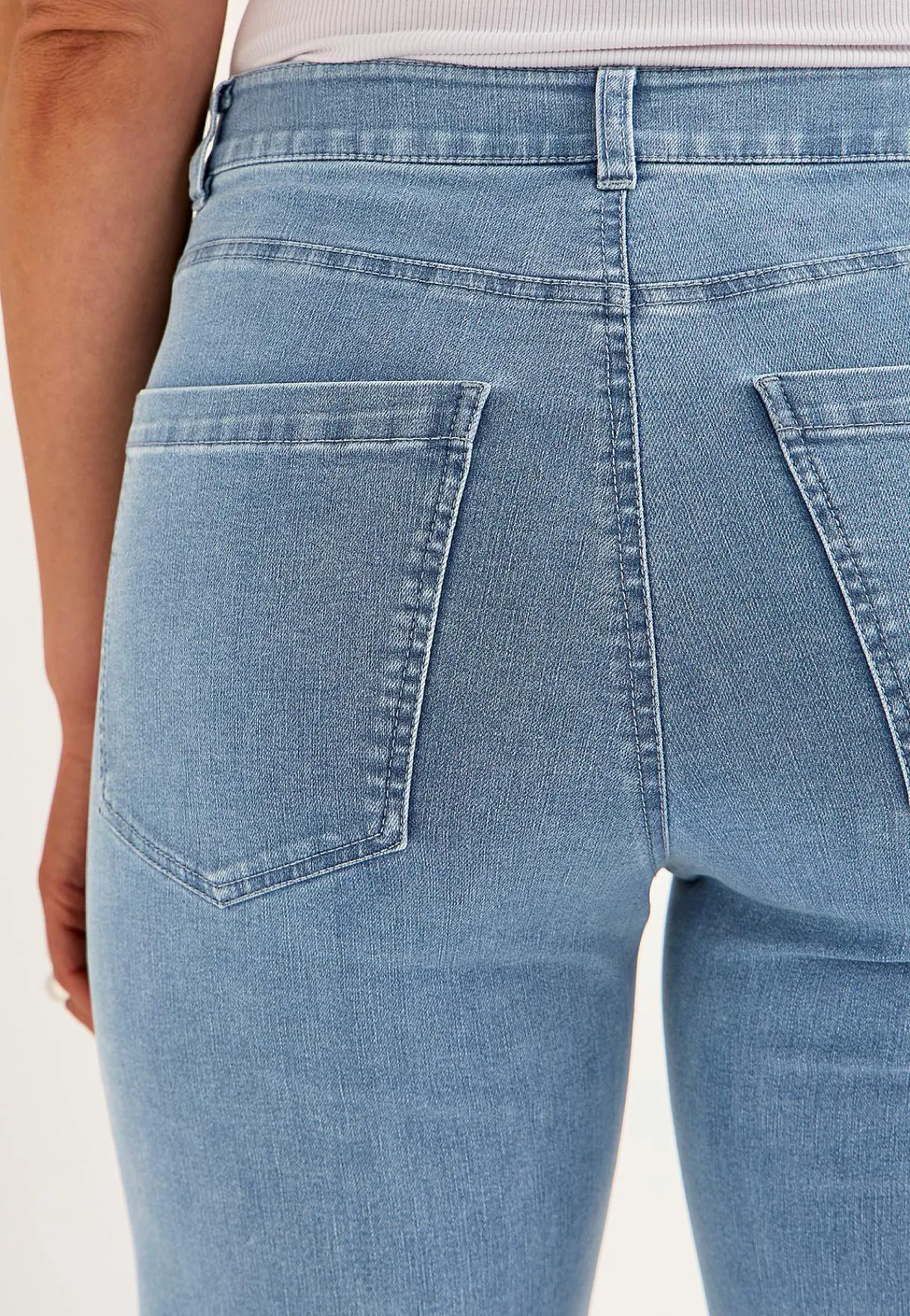 Straight Fit|Stretch Jeans-Cellbes of Sweden Brede jeans med syede pressefolder Mia Lyseblå denim