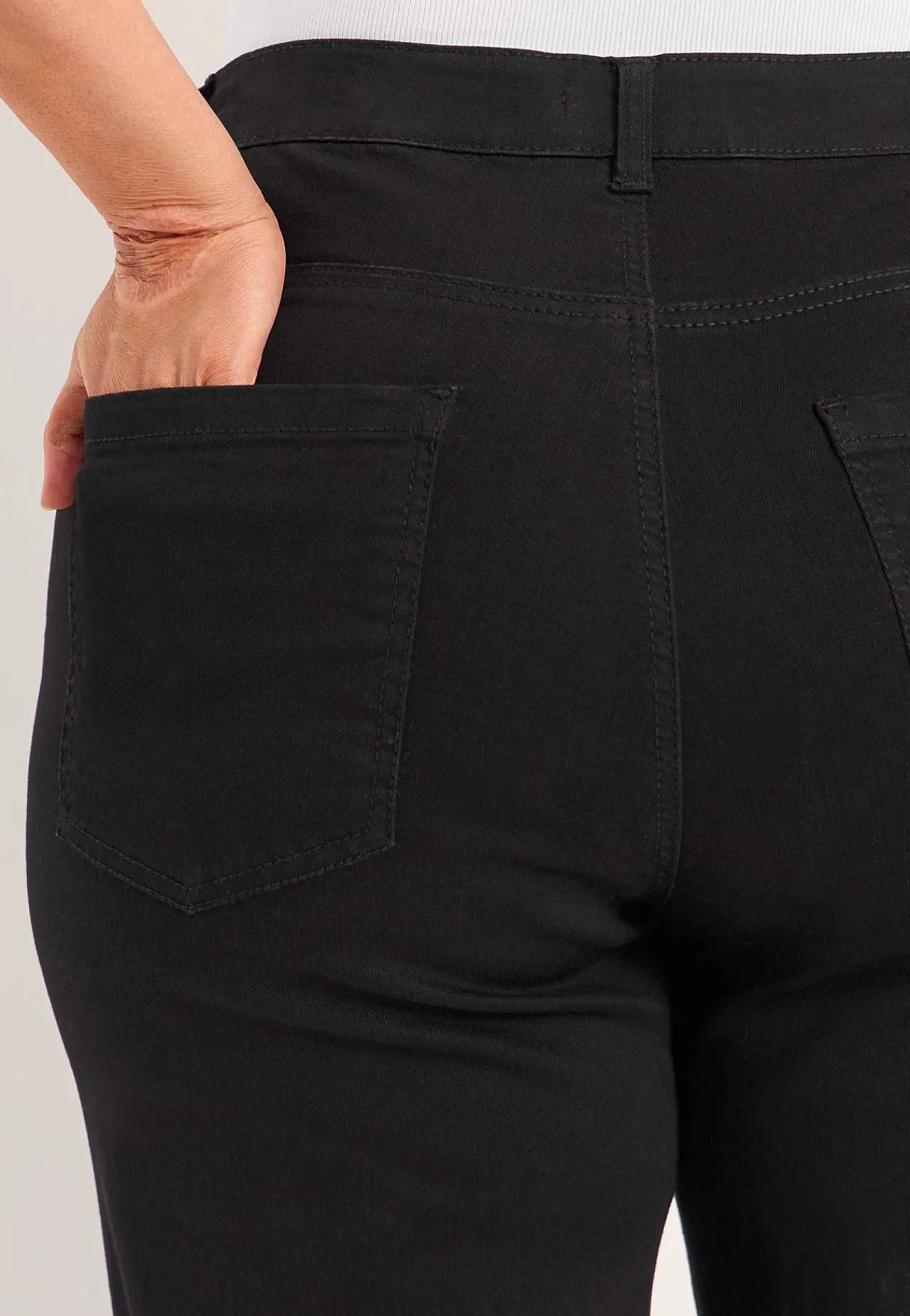 Høj Talje|Straight Fit- Brede, lange jeans med høj talje Renata | Cellbes