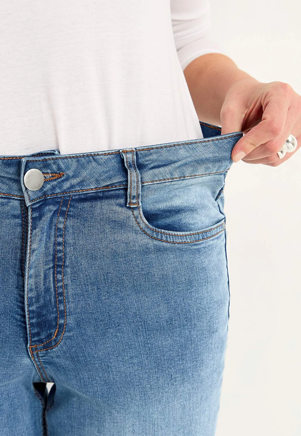 Høj Talje|Straight Fit- Brede, lange jeans med høj talje Renata | Cellbes