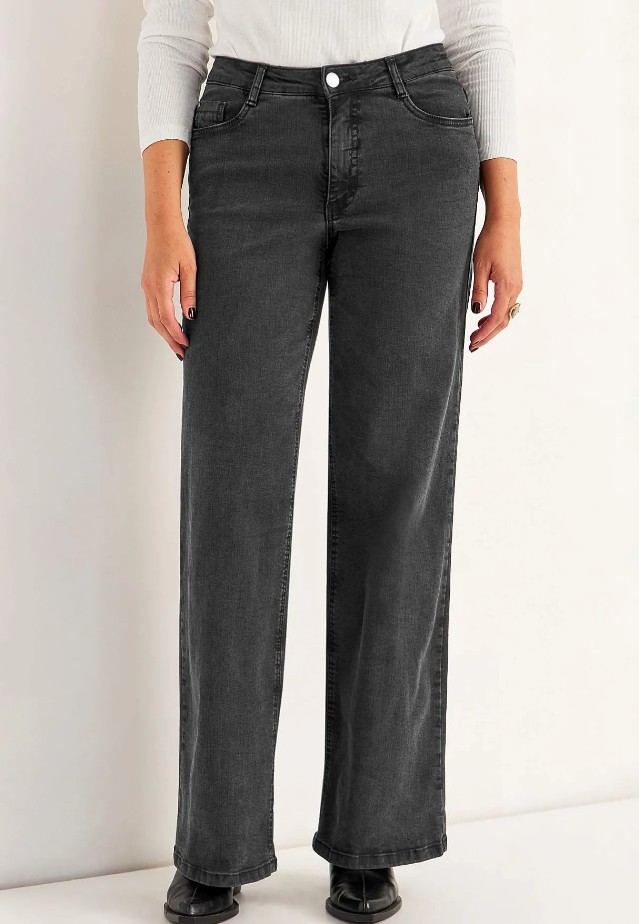 Høj Talje|Straight Fit- Brede, lange jeans med høj talje Renata | Cellbes