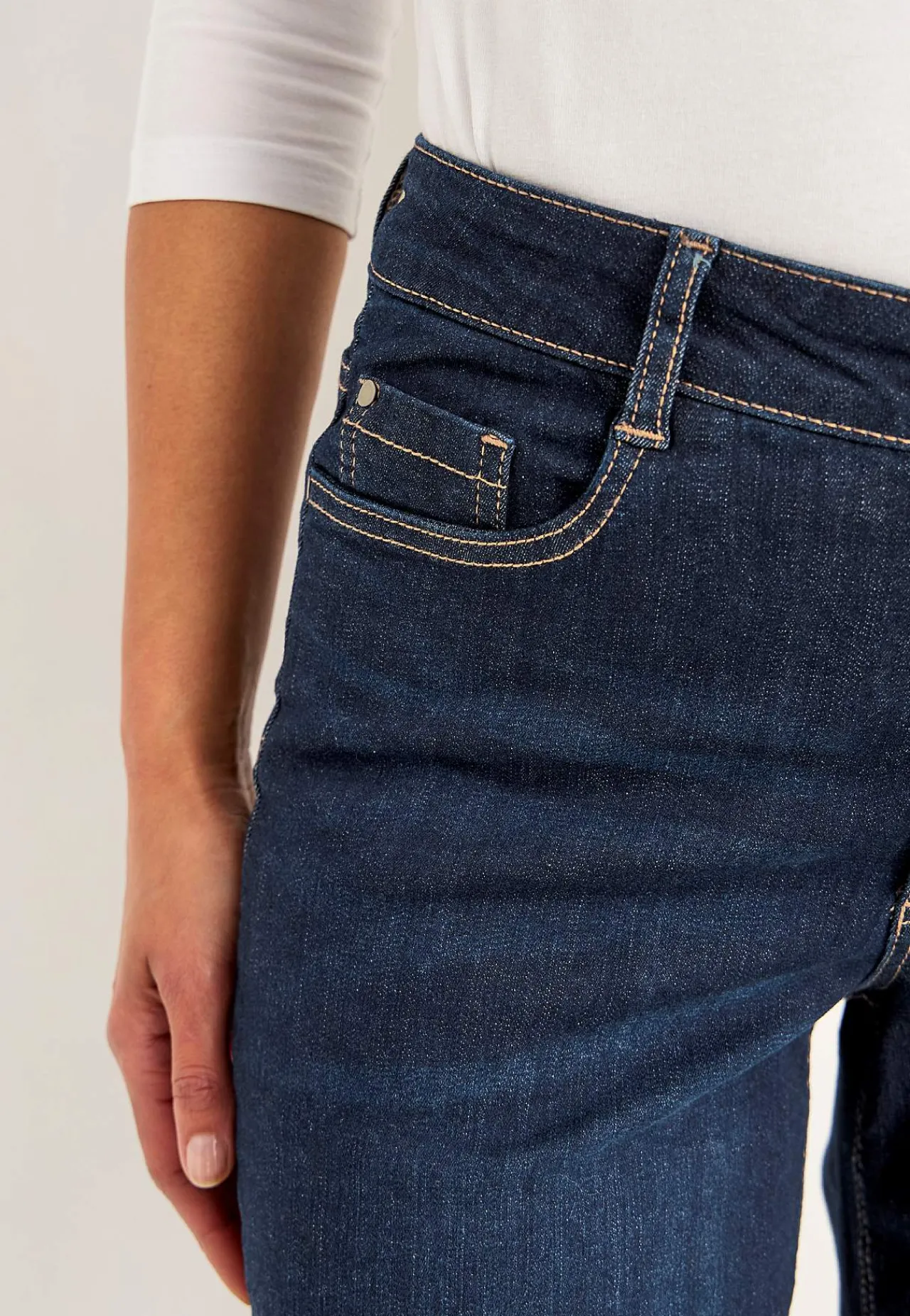 Høj Talje|Straight Fit- Brede, lange jeans med høj talje Renata | Cellbes