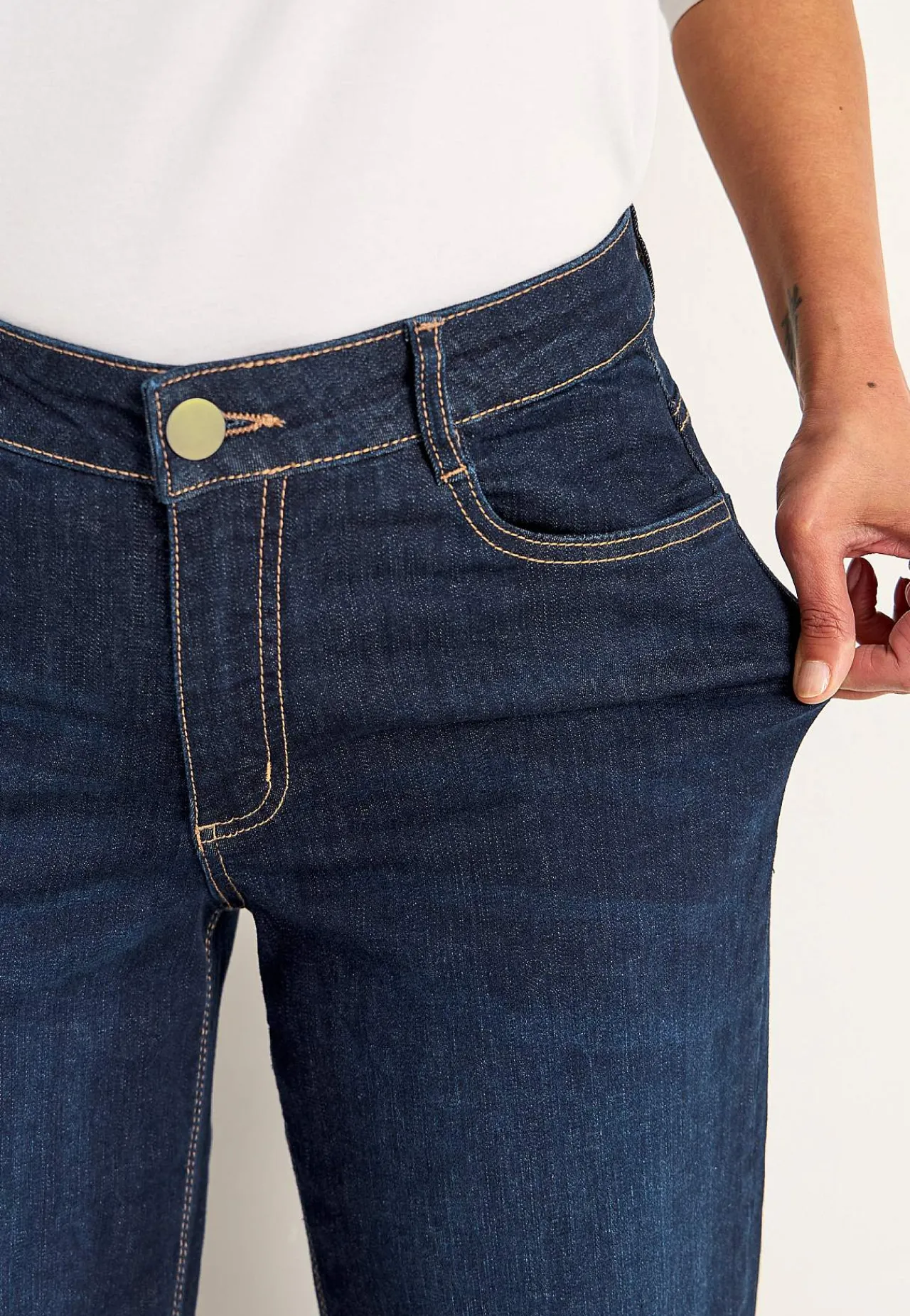 Høj Talje|Straight Fit- Brede, lange jeans med høj talje Renata | Cellbes