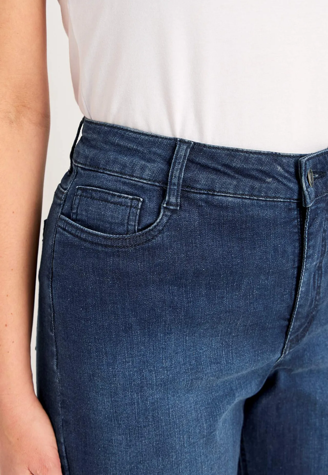 Forårsbukser|Jeansshorts-Cellbes of Sweden Denimshorts med komfortabelt stræk Mellemblå / Denim