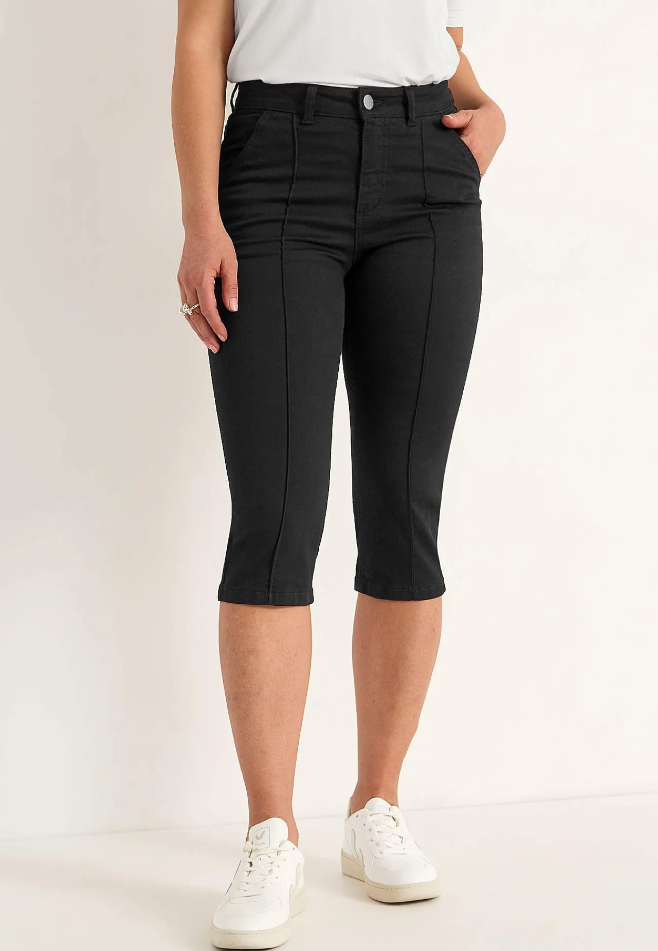 Forårsbukser|Capribukser-Cellbes of Sweden Elastiske crop jeans med syet pressefold Sort / Denim