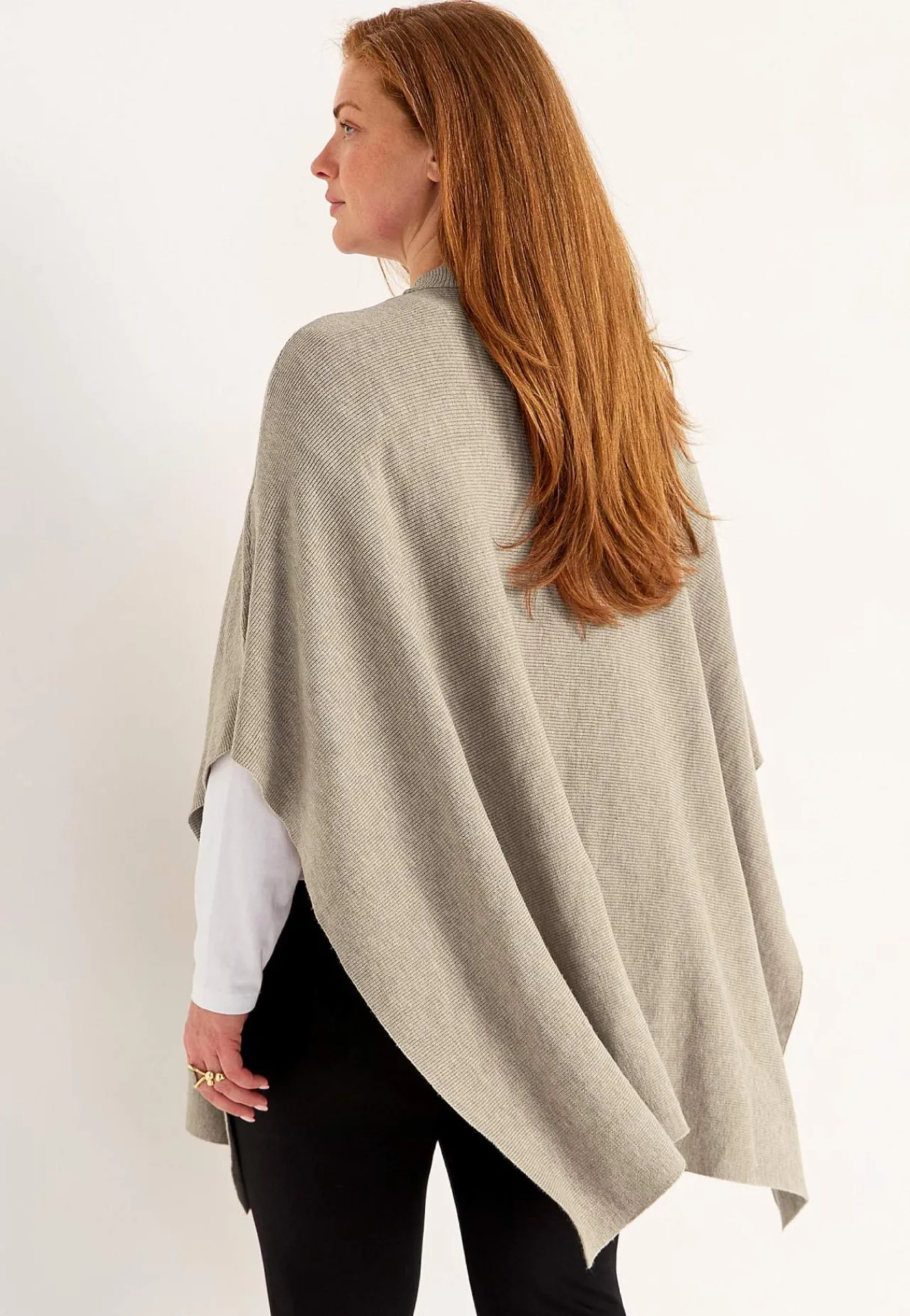 Trøjer|Striktrøjer-Cellbes of Sweden Fintstrikket poncho Beigemeleret