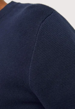 Striktrøjer-JACK & JONES Fintstrikket trøje i merinould Marine