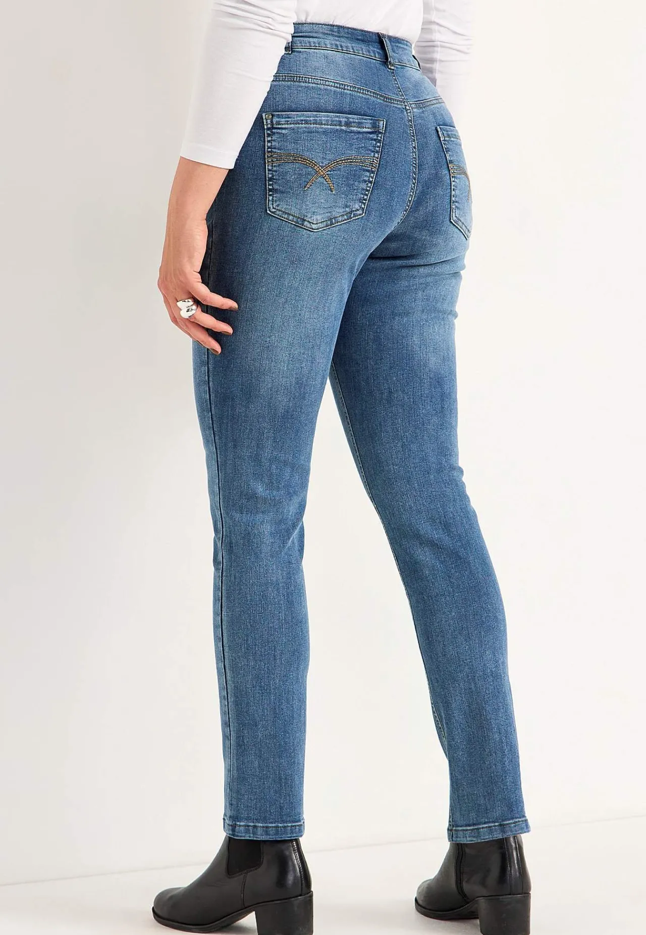Flere Længder|Straight Fit- Jeans med elastik i siderne Elsa | Cellbes