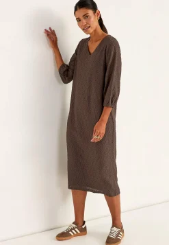 Midikjoler-Cellbes of Sweden Jerseykjole med broderet hulmønster | Cellbes