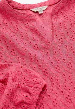 Toppe|Bluser-Cellbes of Sweden Jerseytop med broderet hulmønster Cerise
