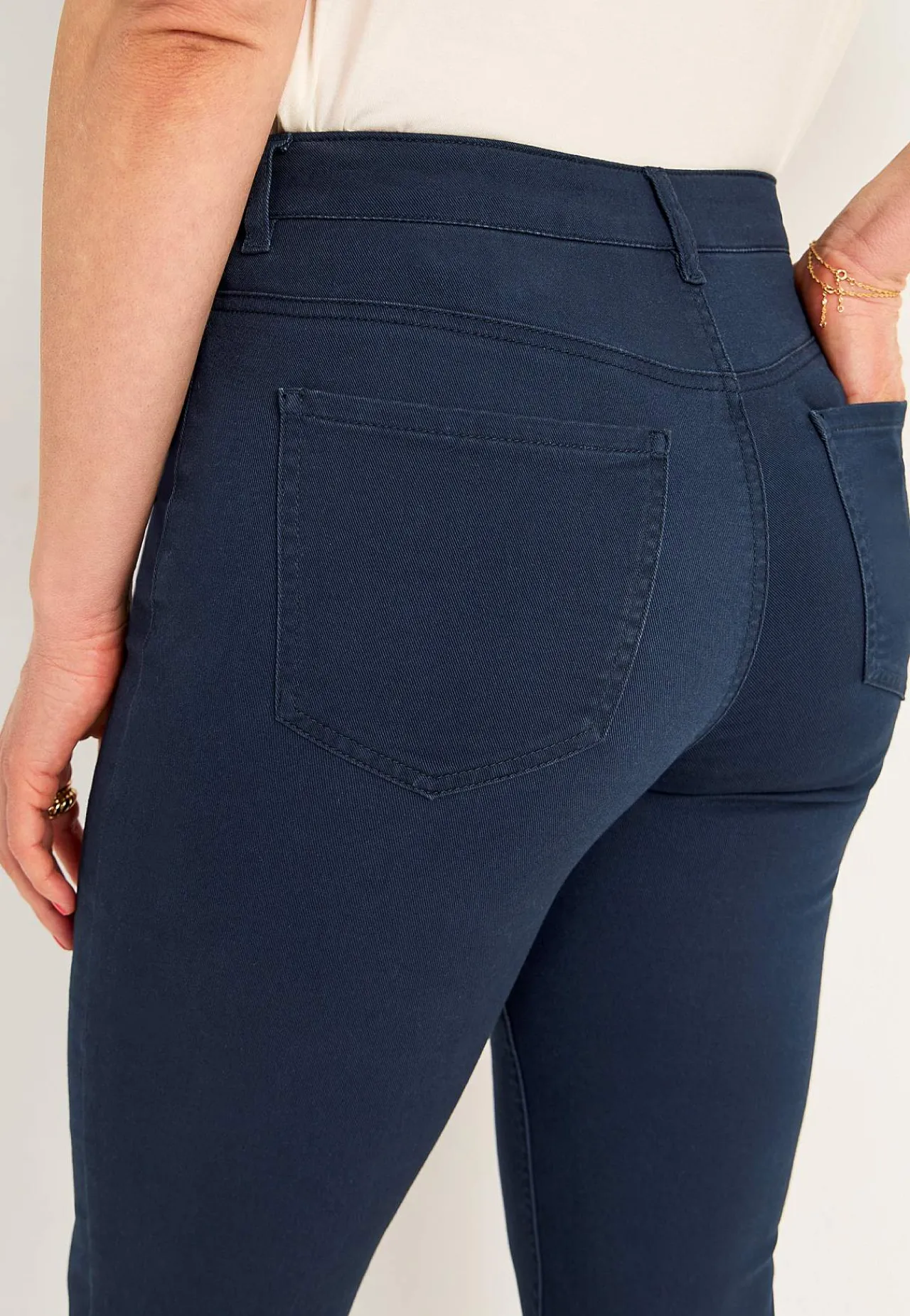 Ankelbukser|Lige Bukser- Lidt slankeree ankeljeans Marine