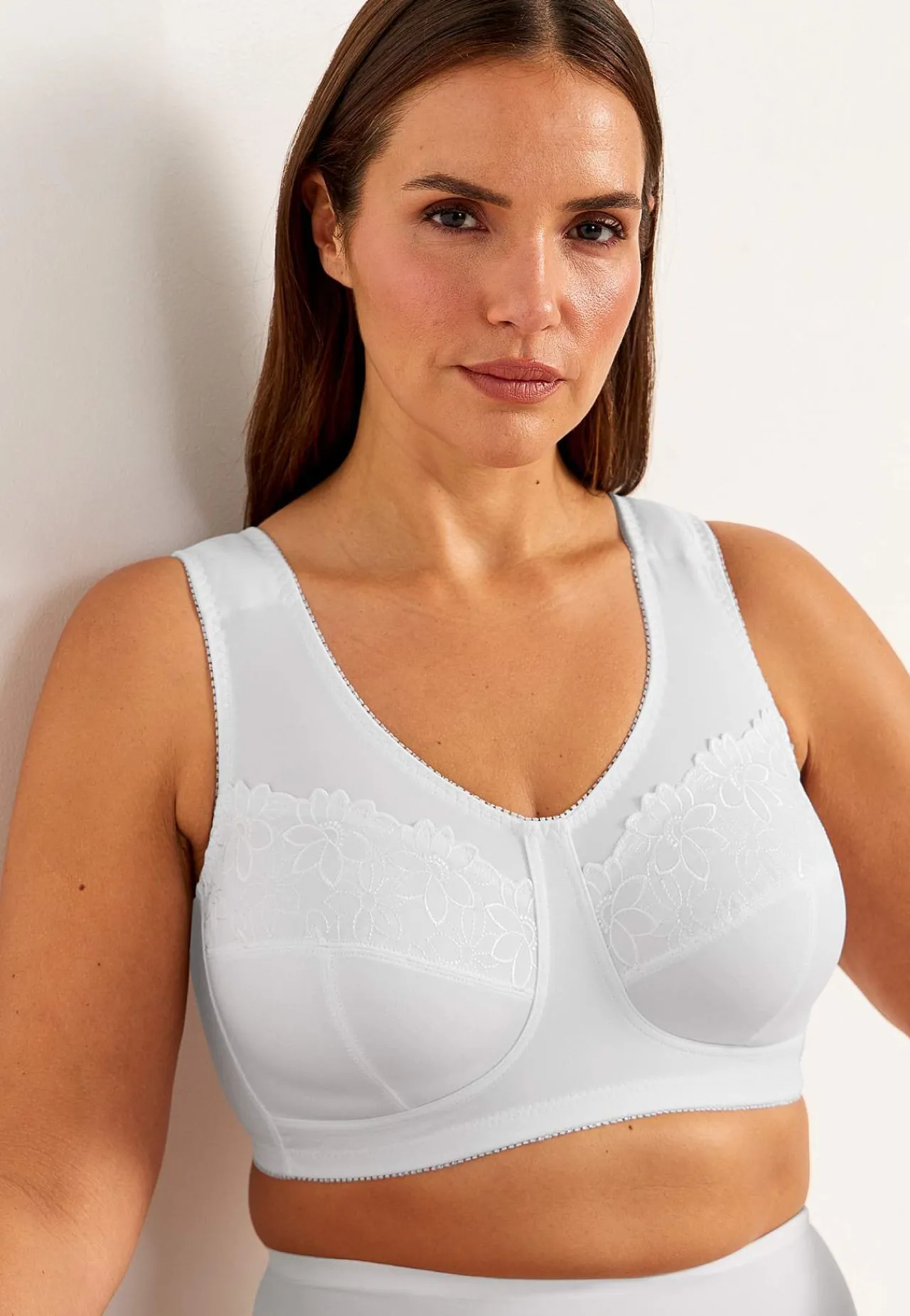 Undertøj|Bh- Soft BH med broderi Lily Hvid