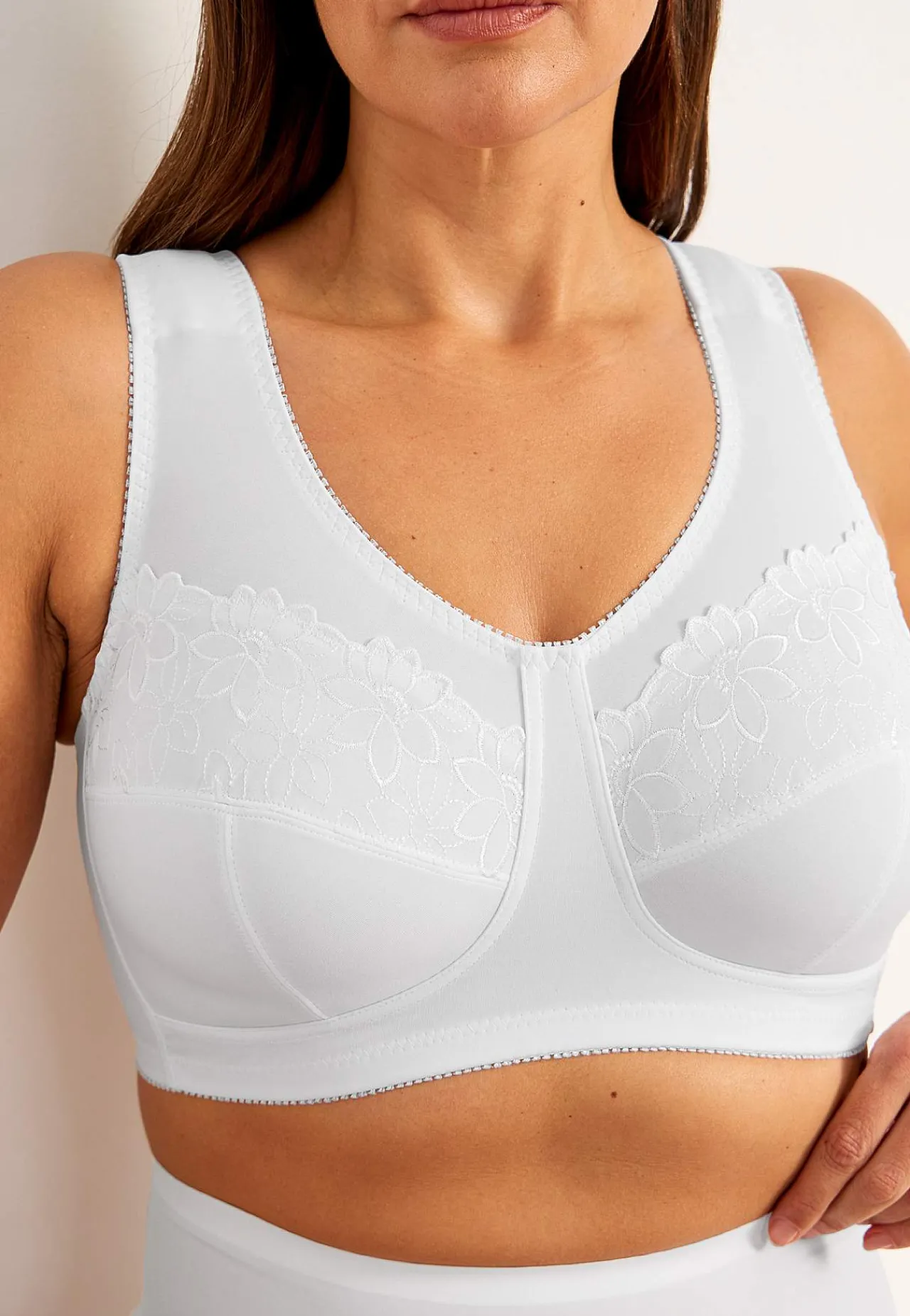 Undertøj|Bh- Soft BH med broderi Lily Hvid