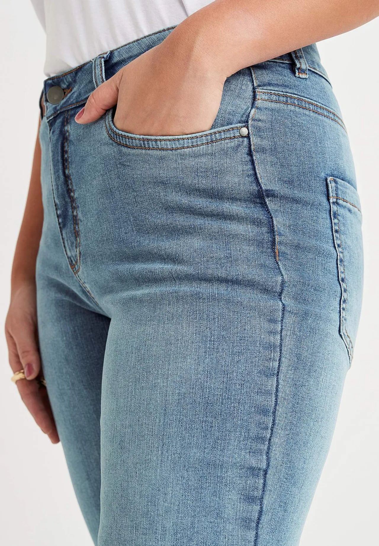Ankeljeans|Flere Længder-Cellbes of Sweden Stretchjeans med lige ben - tre længder Linnea Lyseblå / Denim