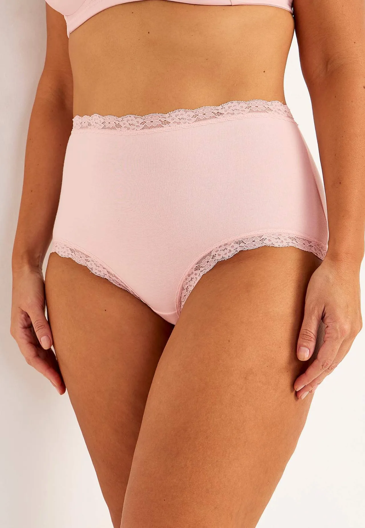 Undertøj|Flerpak Undertøj-Cellbes of Sweden Trusse med høj talje og blonde 3-pack Lys rosa