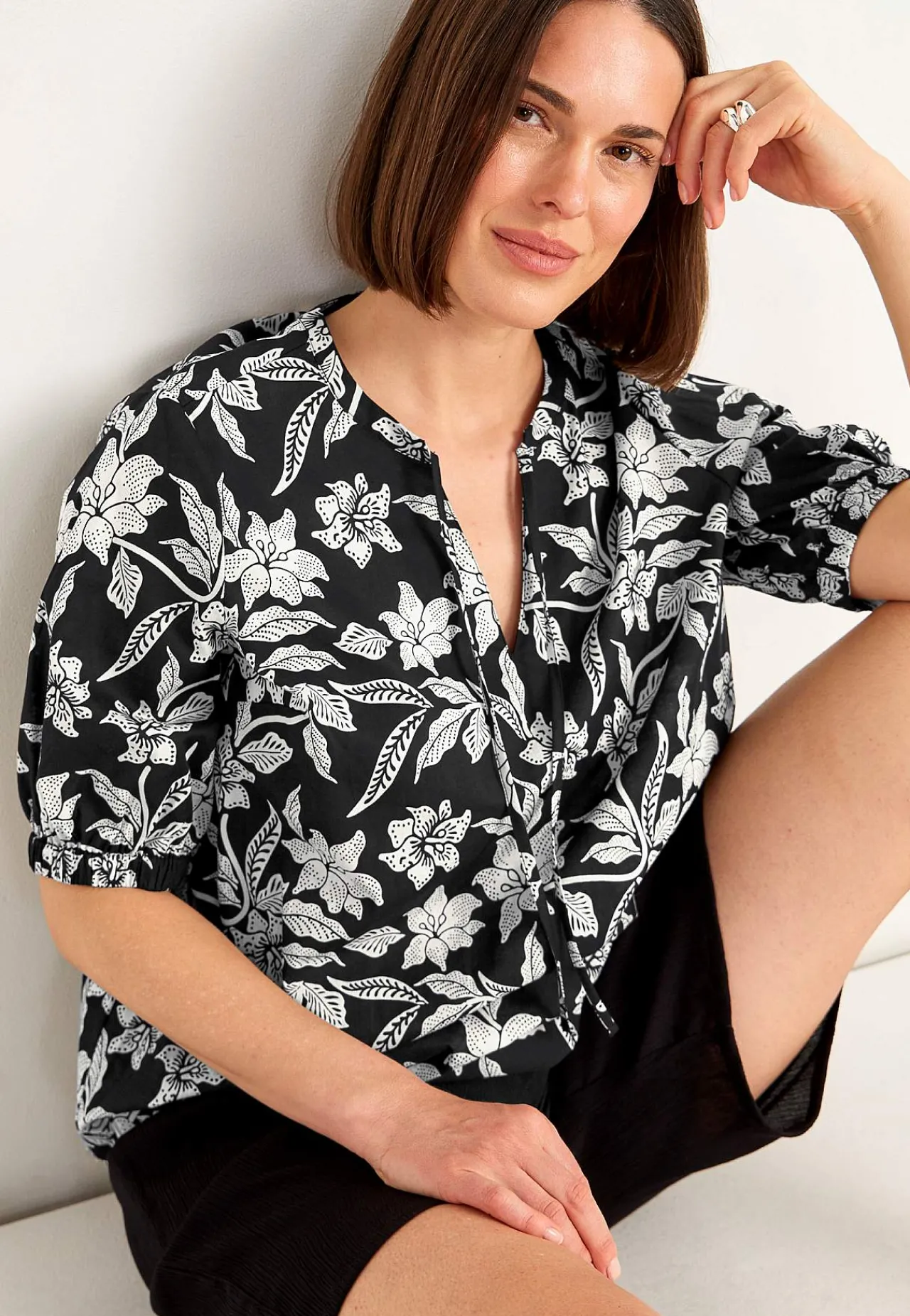 Mønstrede|Bluser-Cellbes of Sweden Vævet, mønstret bluse Sort / Blomstret